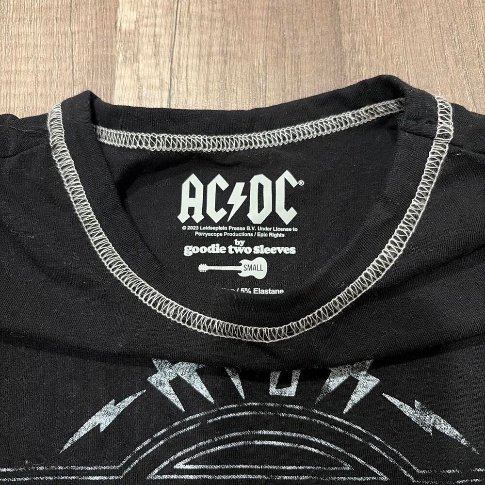 AC/DC Cropped Tee - Picture 3 of 3